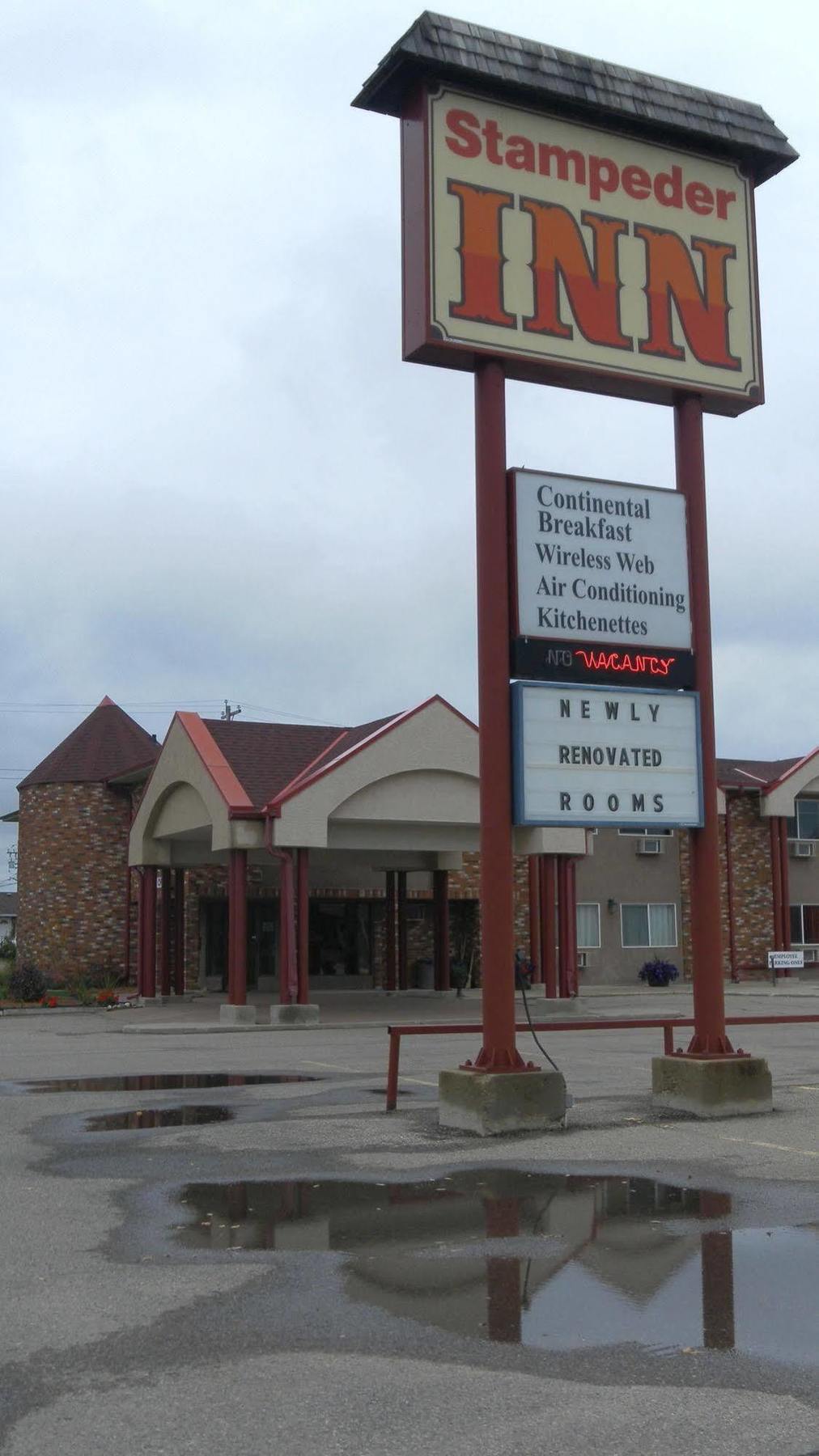 Stampeder Inn Ponoka Exterior foto